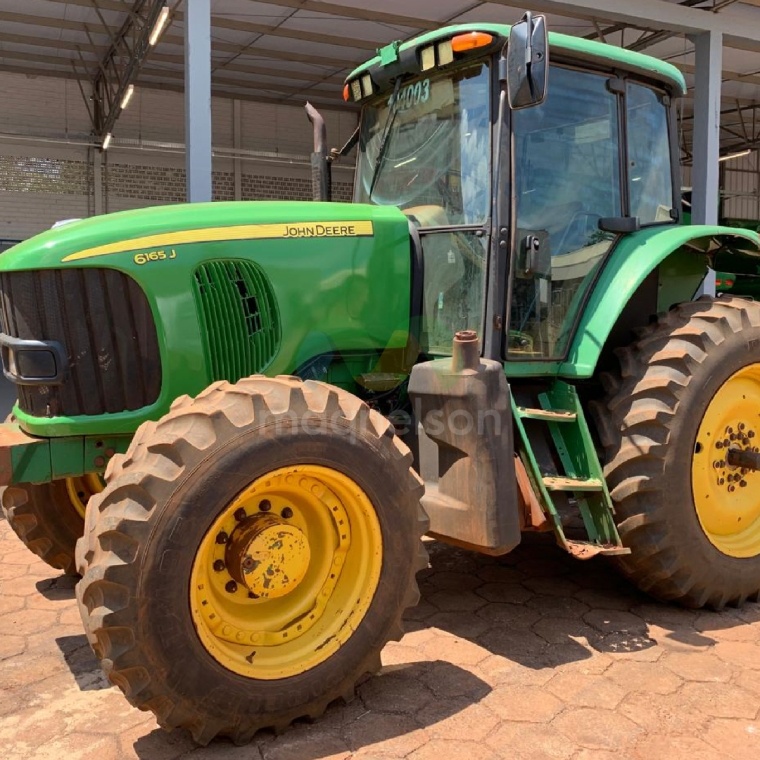 Trator John Deere 6165J ano 2012