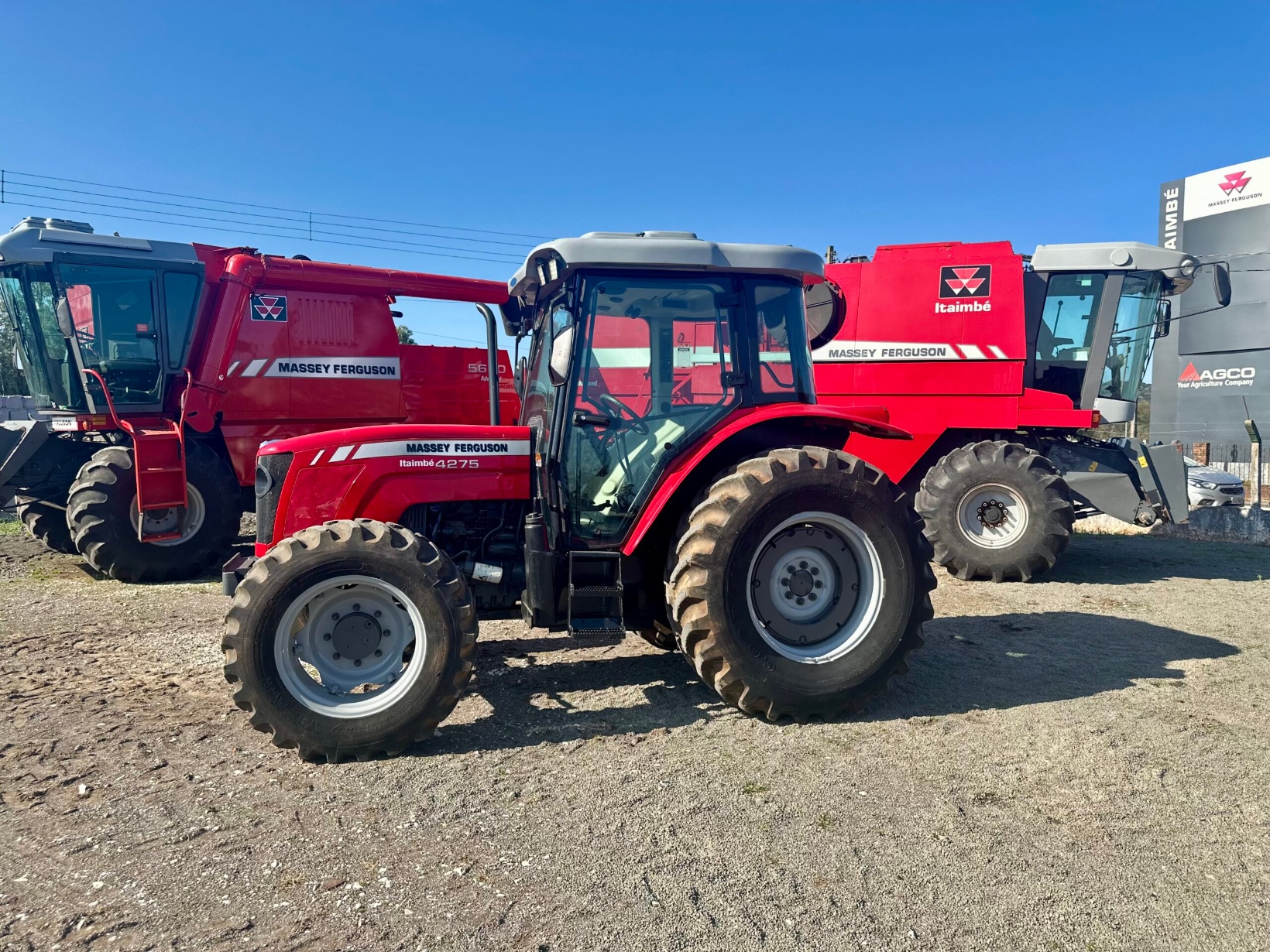 Trator Massey Ferguson MF 4275 ano 2011