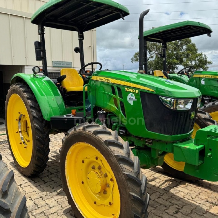 Trator John Deere 5080E ano 2023