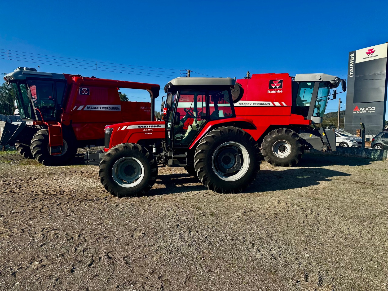 Trator Massey Ferguson MF 4409 ano 2021