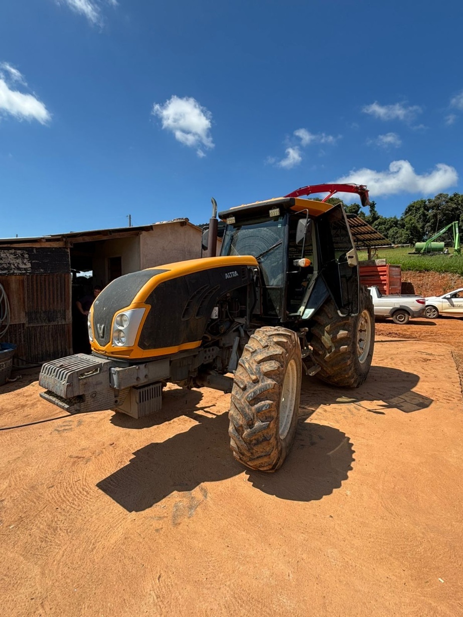 Trator Valtra BM125 ano 2016