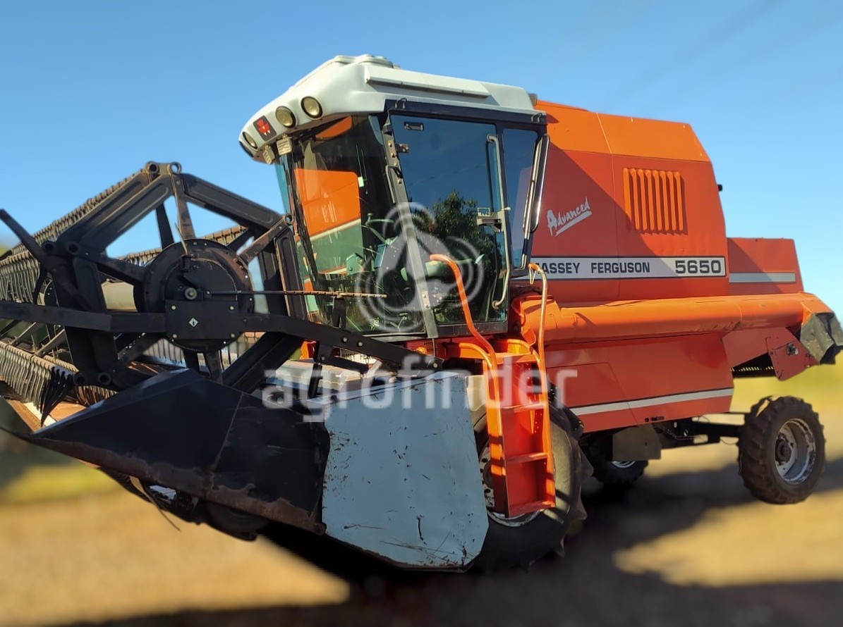 Colheitadeira Massey Ferguson MF 5650 ano 2002