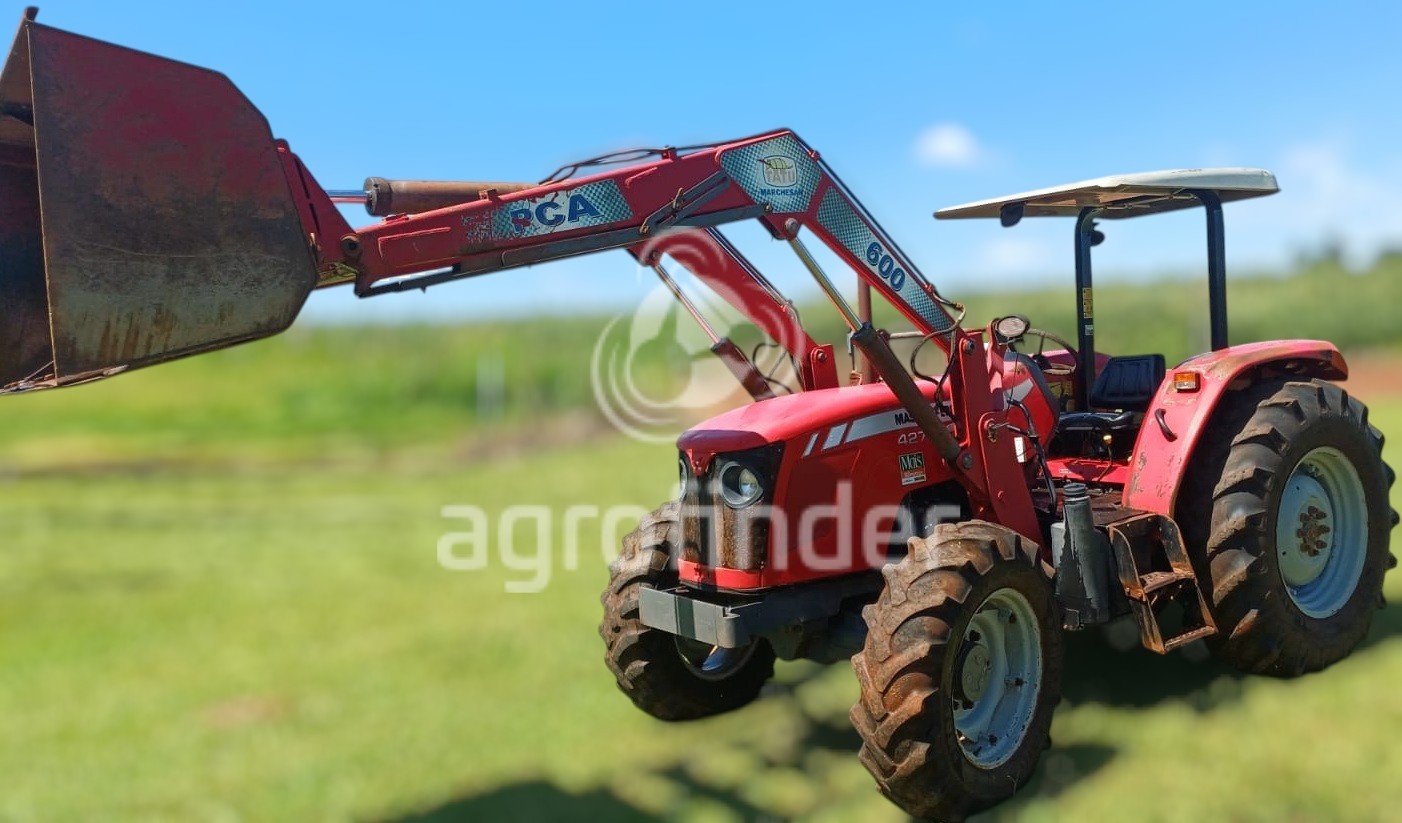Trator Massey Ferguson MF 4275 ano 2013