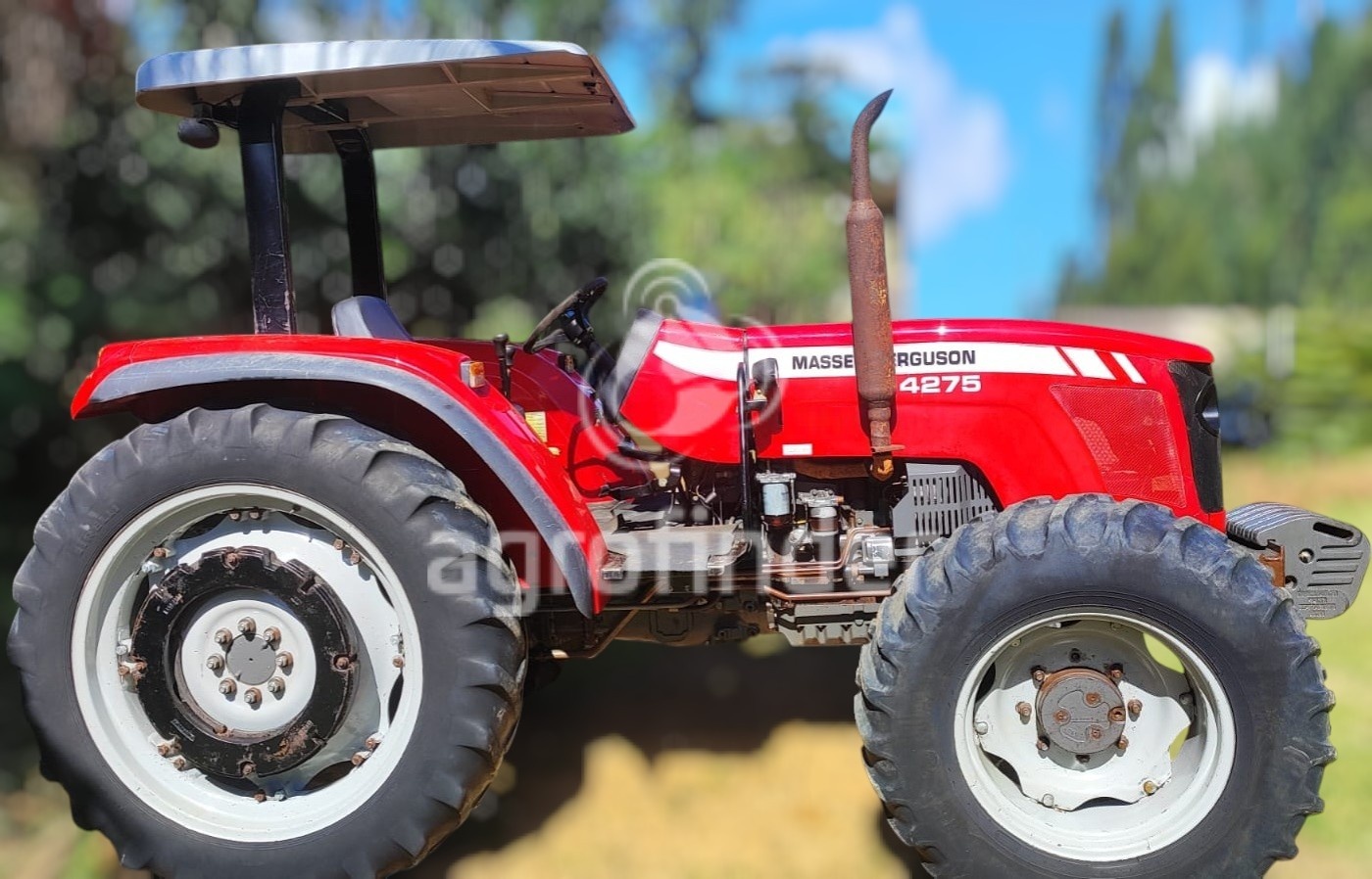 Trator Massey Ferguson MF 4275 ano 2011