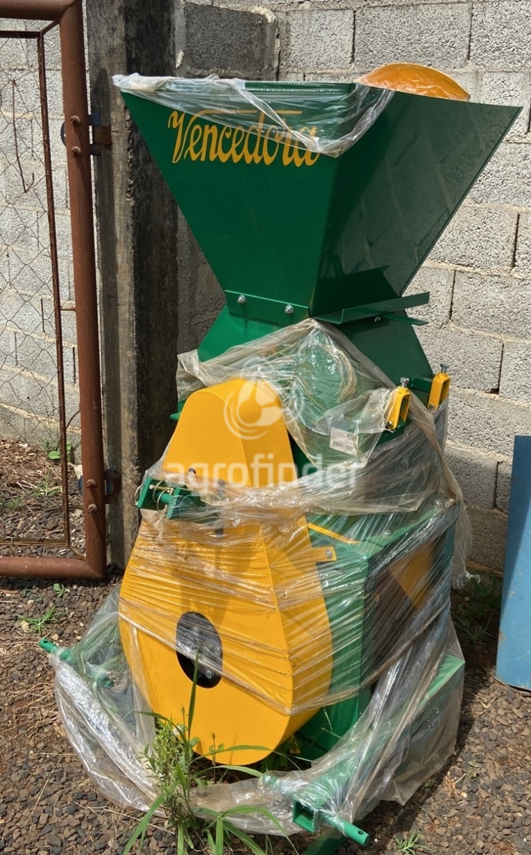 Triturador Maqtron M-1000 ano 2021