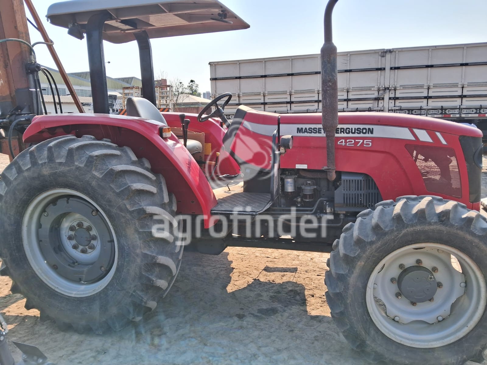 Trator Massey Ferguson MF 4275 ano 2012