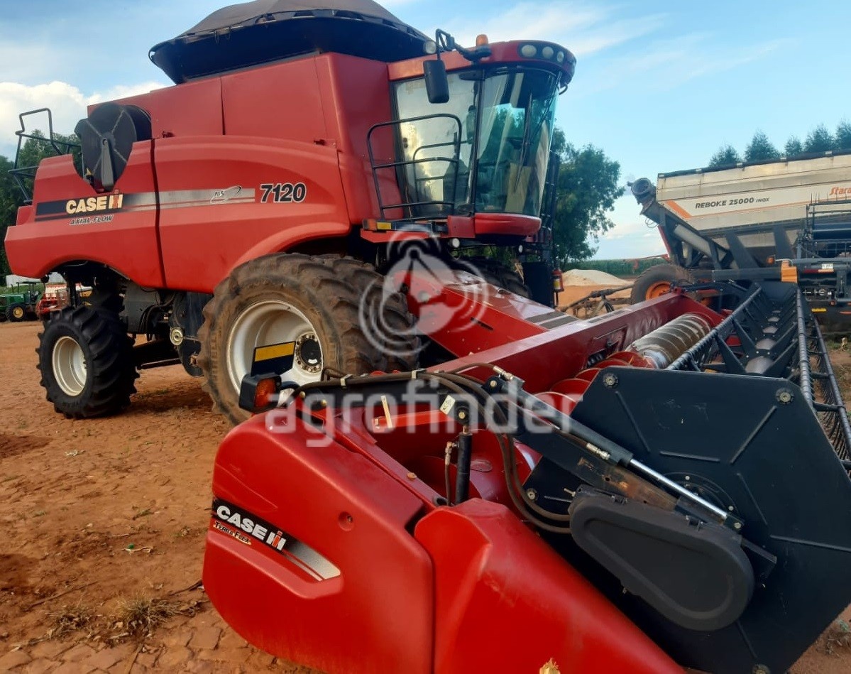 Colheitadeira Case IH Axial-Flow 7120 ano 2014 - Axial-Flow 7120 - Máquinas Agrícolas