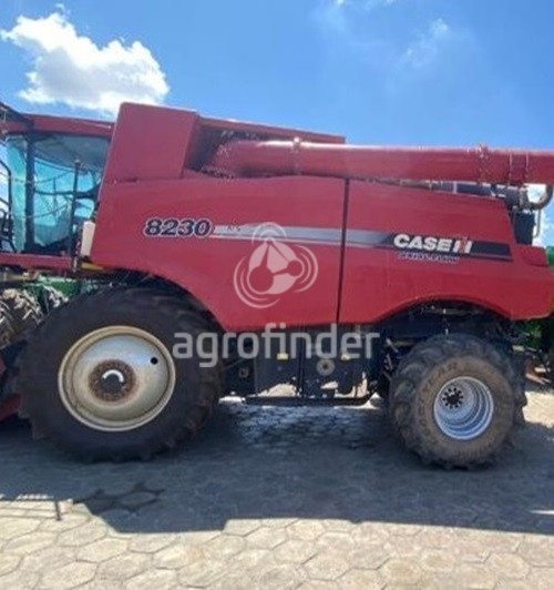 Colheitadeira Case IH Axial-Flow  8230