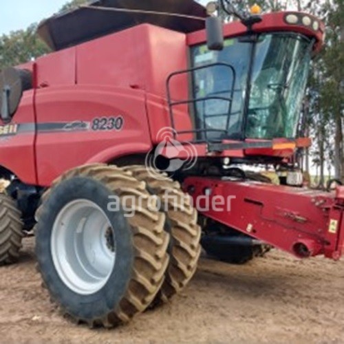 Colheitadeira Case IH Axial-Flow  8230 ano 2015
