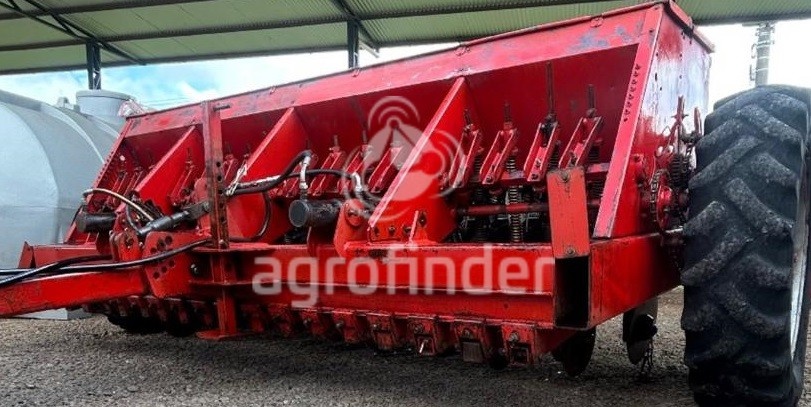 Plantadeira Semeato TD 300 ano 1986 - TD 300 - Implementos para Plantio