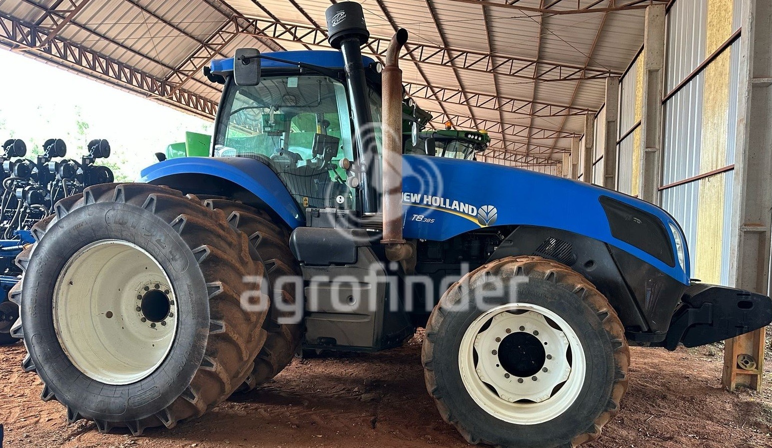 Trator New Holland T8 385 ano 2016 - T8 385 - Máquinas Agrícolas