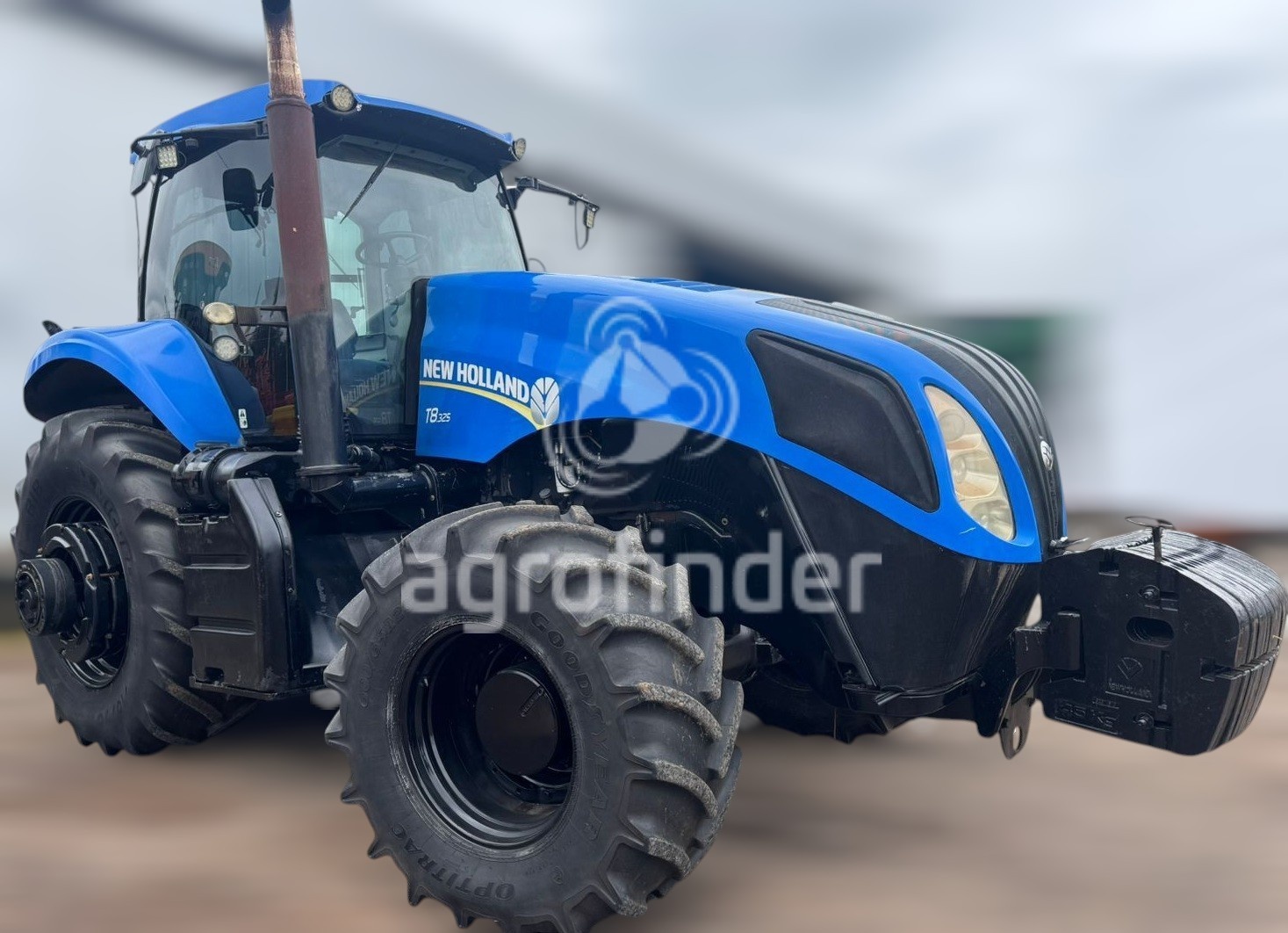 Trator New Holland T8 385 ano 2013