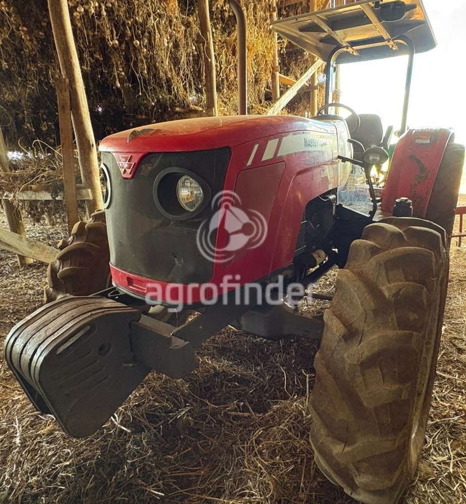 Trator Massey Ferguson MF 4275 ano 2013