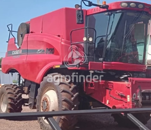 Colheitadeira Case IH Axial-Flow 8120 ano 2013