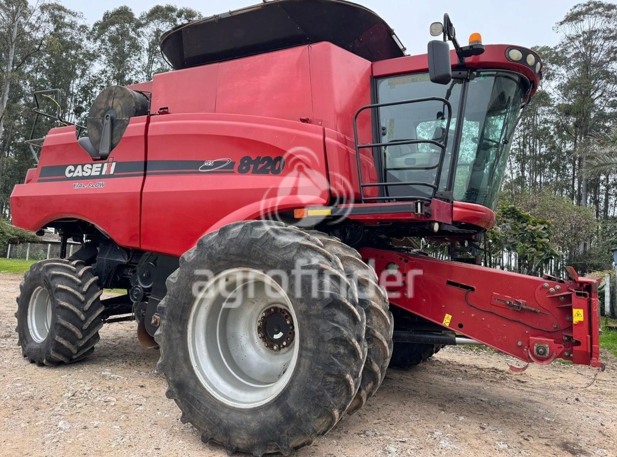 Colheitadeira Case IH Axial-Flow 8120 ano 2011