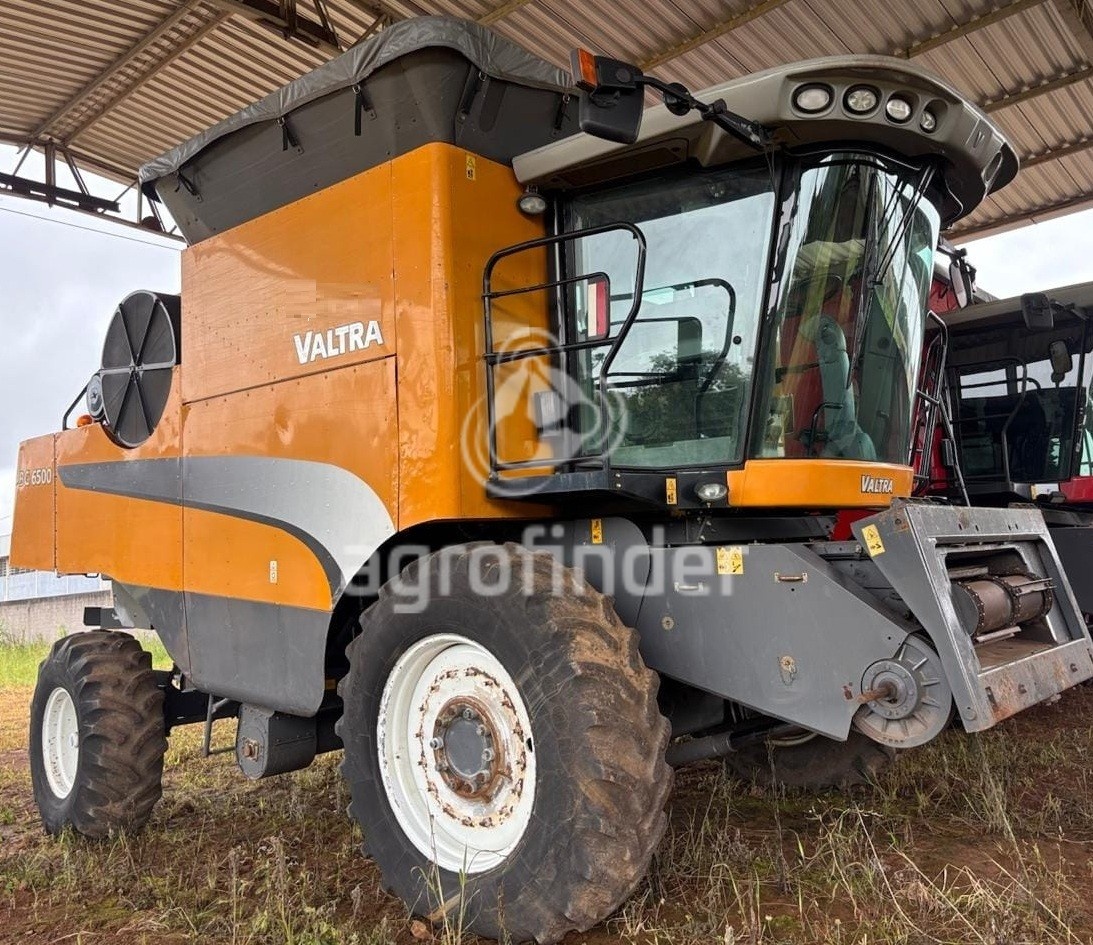 Colheitadeira Valtra BC 6500 ano 2011