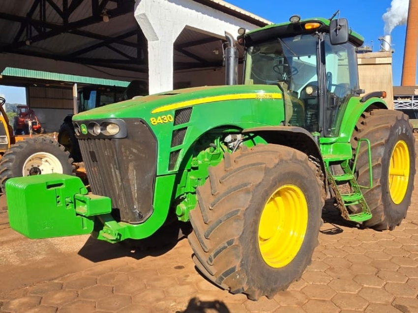 Trator John Deere 8430r ano 2008