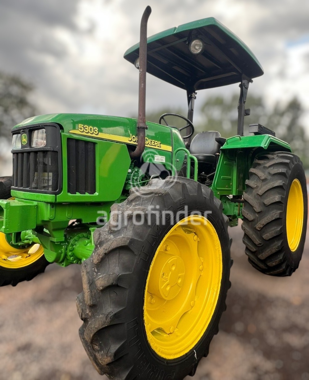 Trator John Deere 5303 ano 2009