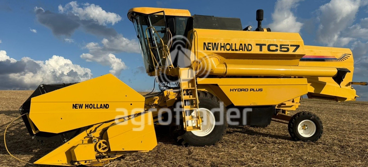 Colheitadeira New Holland TC 57 ano 1999 - TC 57 - Máquinas Agrícolas