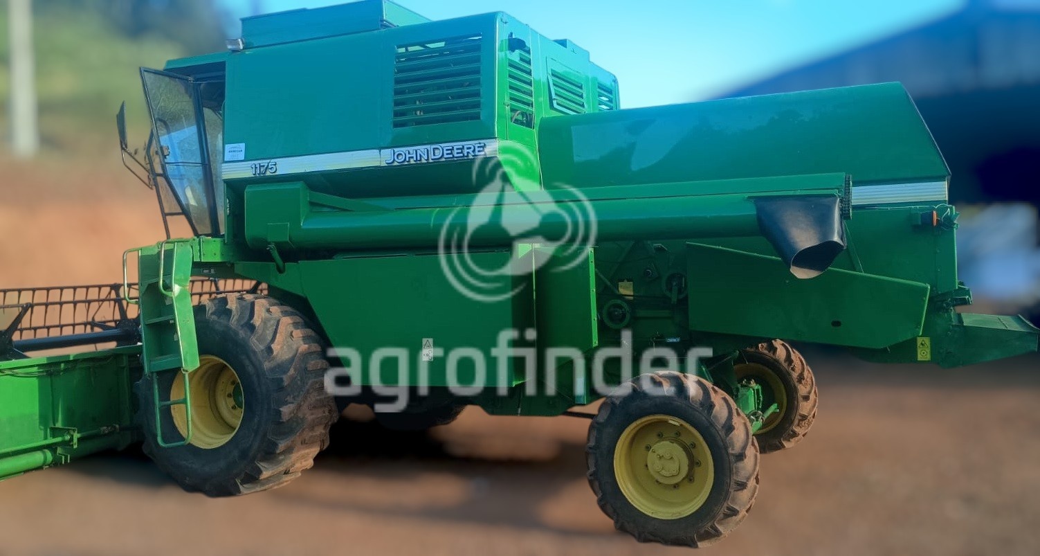 Colheitadeira John Deere 1175 ano 2004