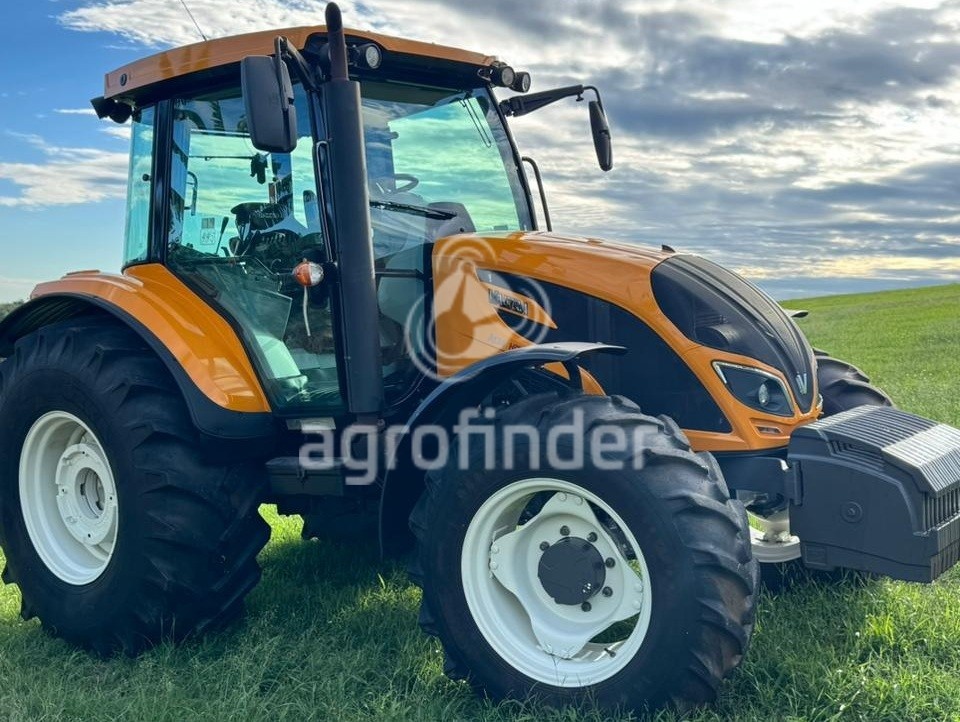 Trator Valtra A134 HiTech ano 2022 - A134 HiTech - Máquinas Agrícolas