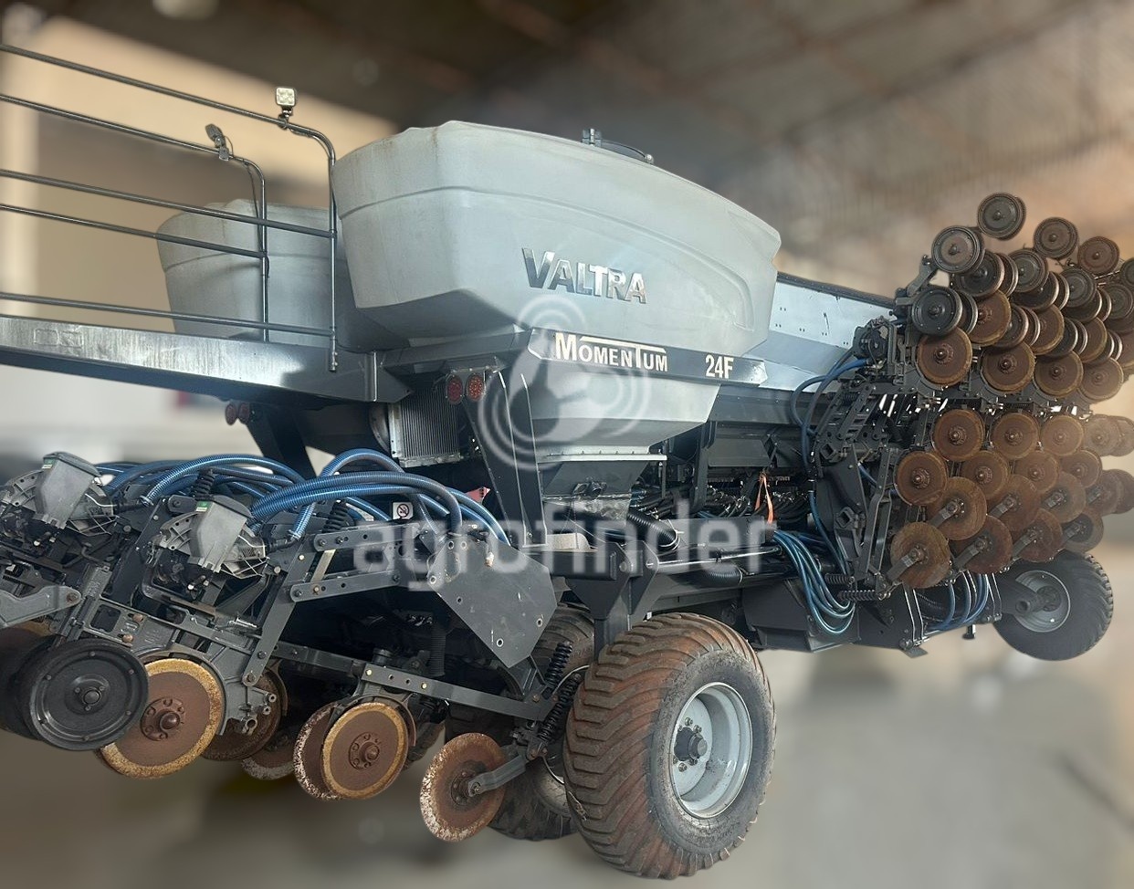 Plantadeira Massey Ferguson Momentum 24F ano 2021 - Momentum 24F - Implementos para Plantio