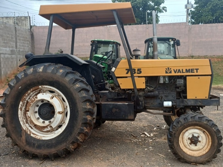 Trator Valtra 785 A4 ano 1966