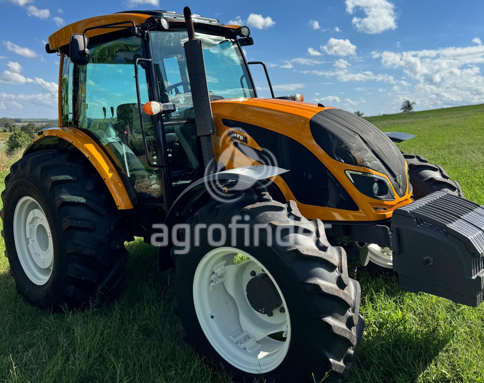 Trator Valtra A124 ano 2022