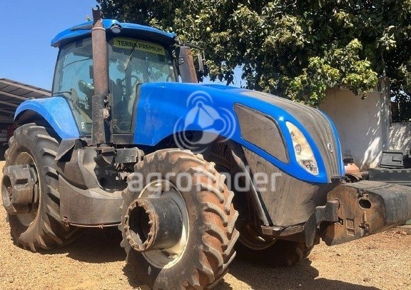 Trator New Holland T8 385 ano 2017