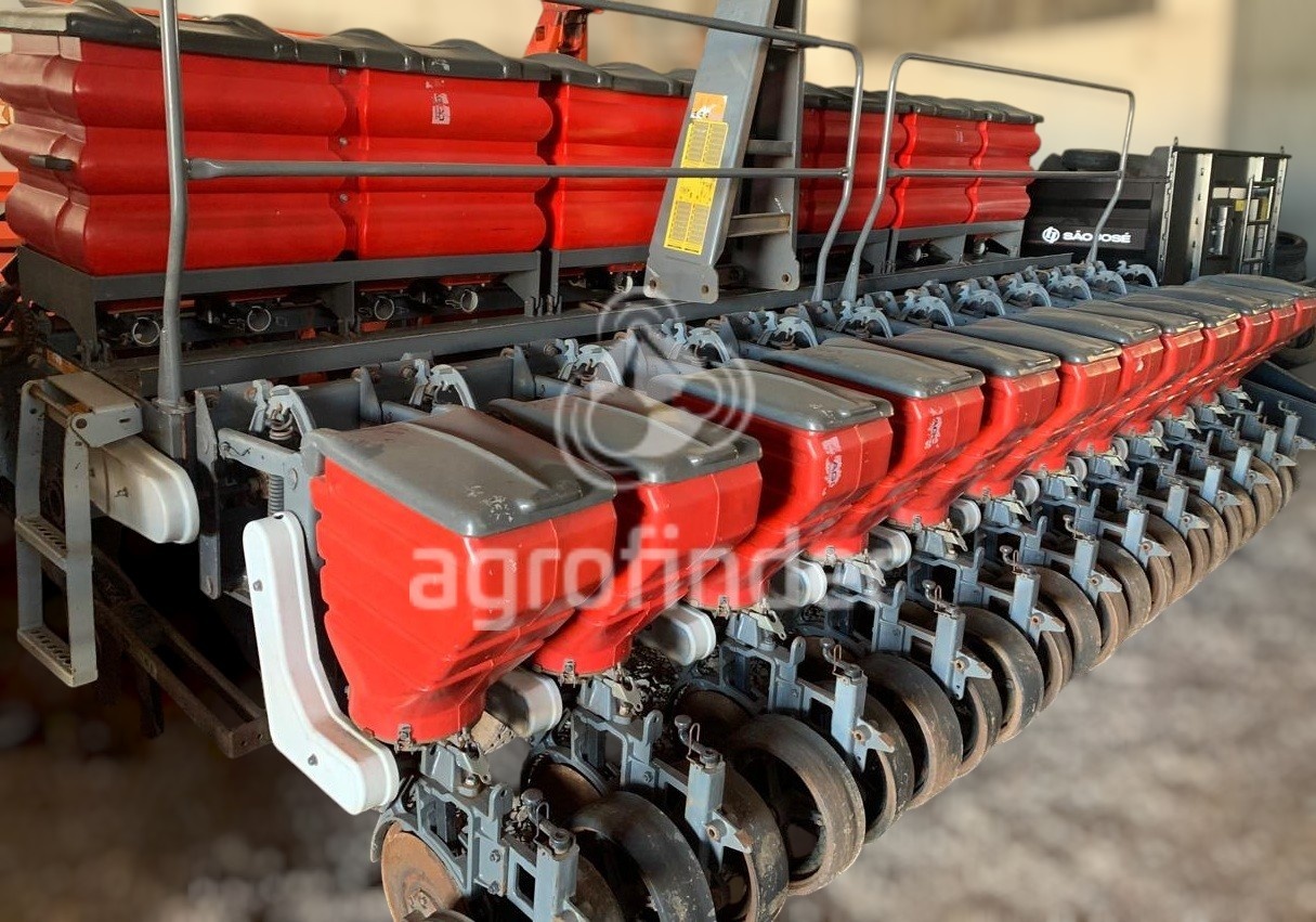 Plantadeira Massey Ferguson MF 512 ano 2018 - MF 512 - Implementos para Plantio