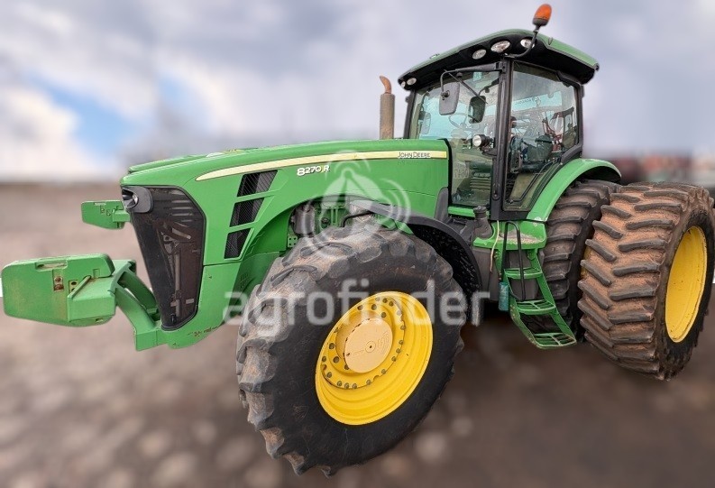 Trator John Deere 8270R ano 2010