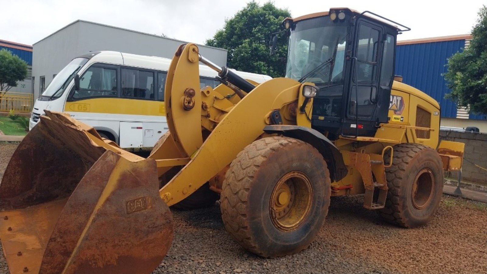 Pá Carregadeira Caterpillar 938 ano 2020