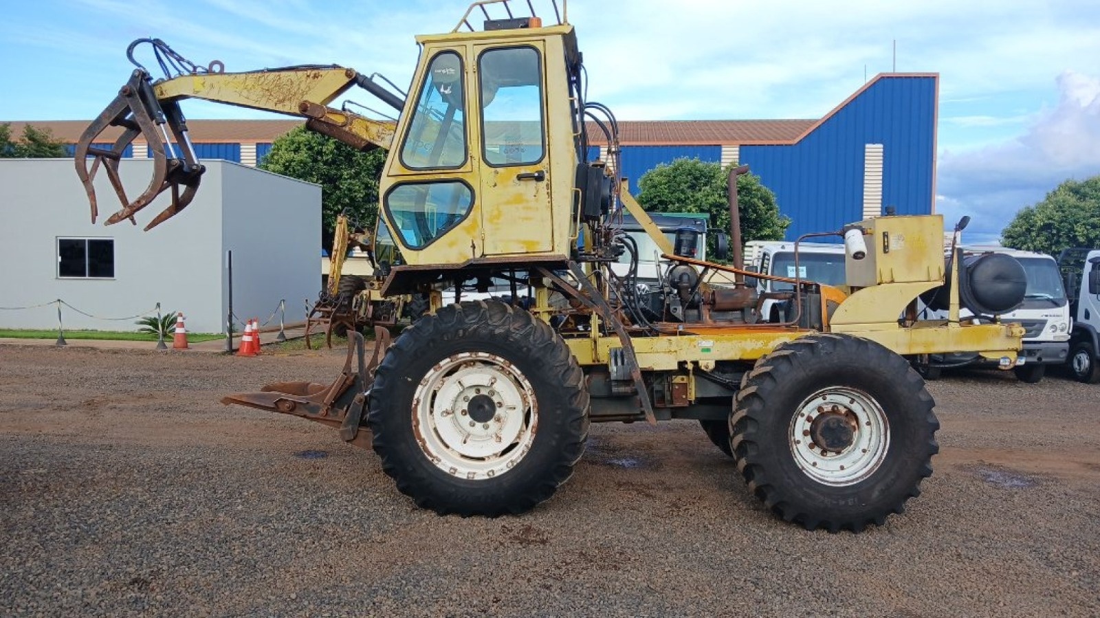 Carregadora de cana Valtra BM100 cana ano 2014