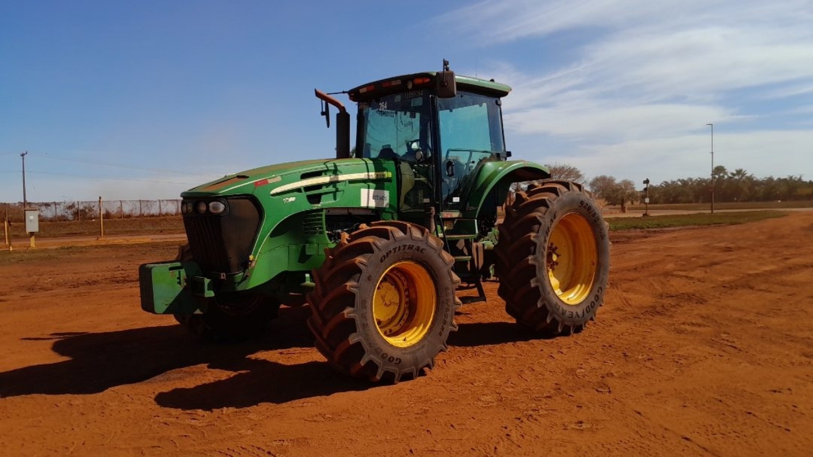 Trator John Deere 7210J ano 2015 - 7210J - Máquinas Agrícolas