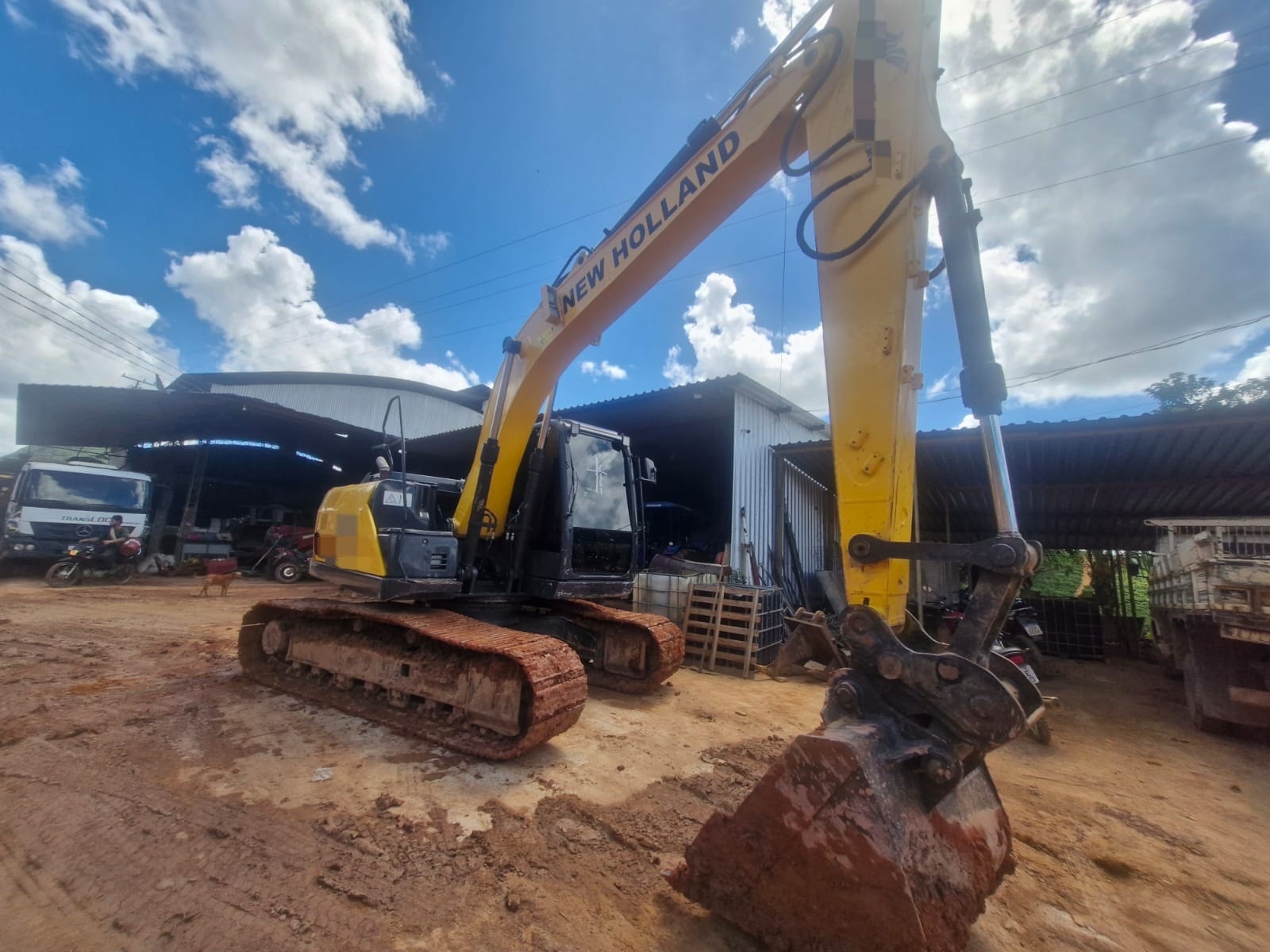 Escavadeira New Holland E215C EVO ano 2022