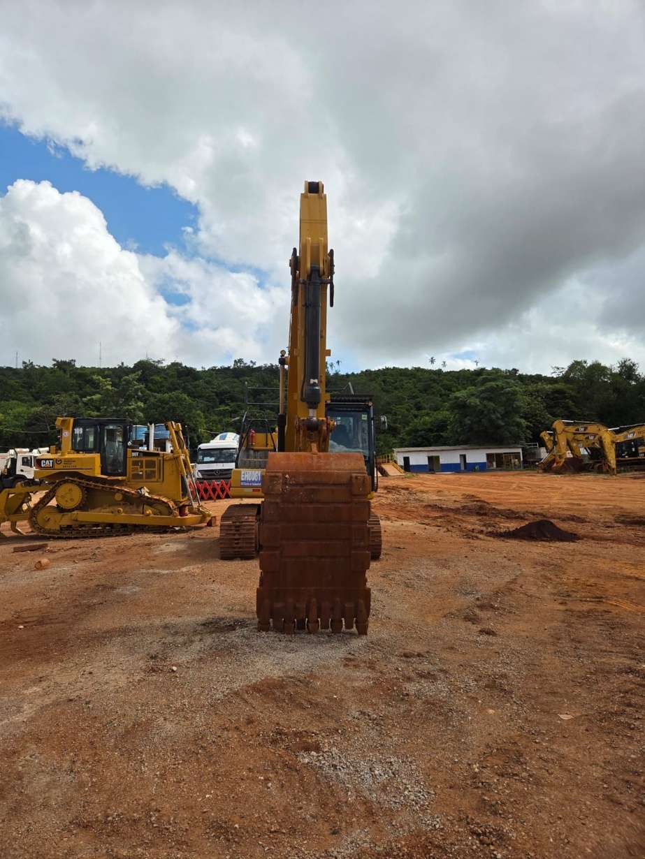 Escavadeira Caterpillar 320GC ano 2020