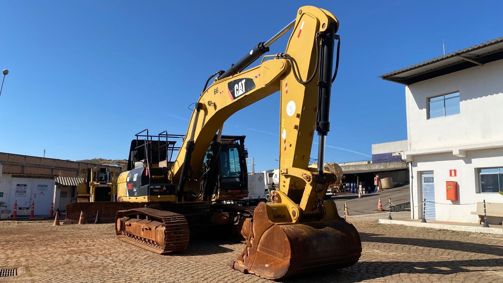 Escavadeira Caterpillar 336 D2L ano 2014