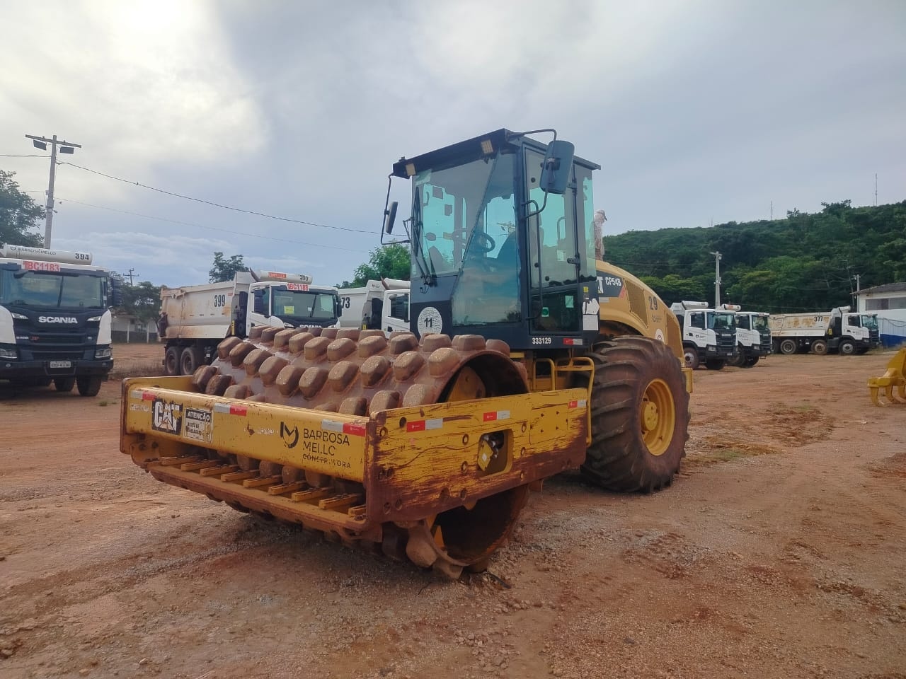 Rolo Compactador Caterpillar CP54B ano 2015