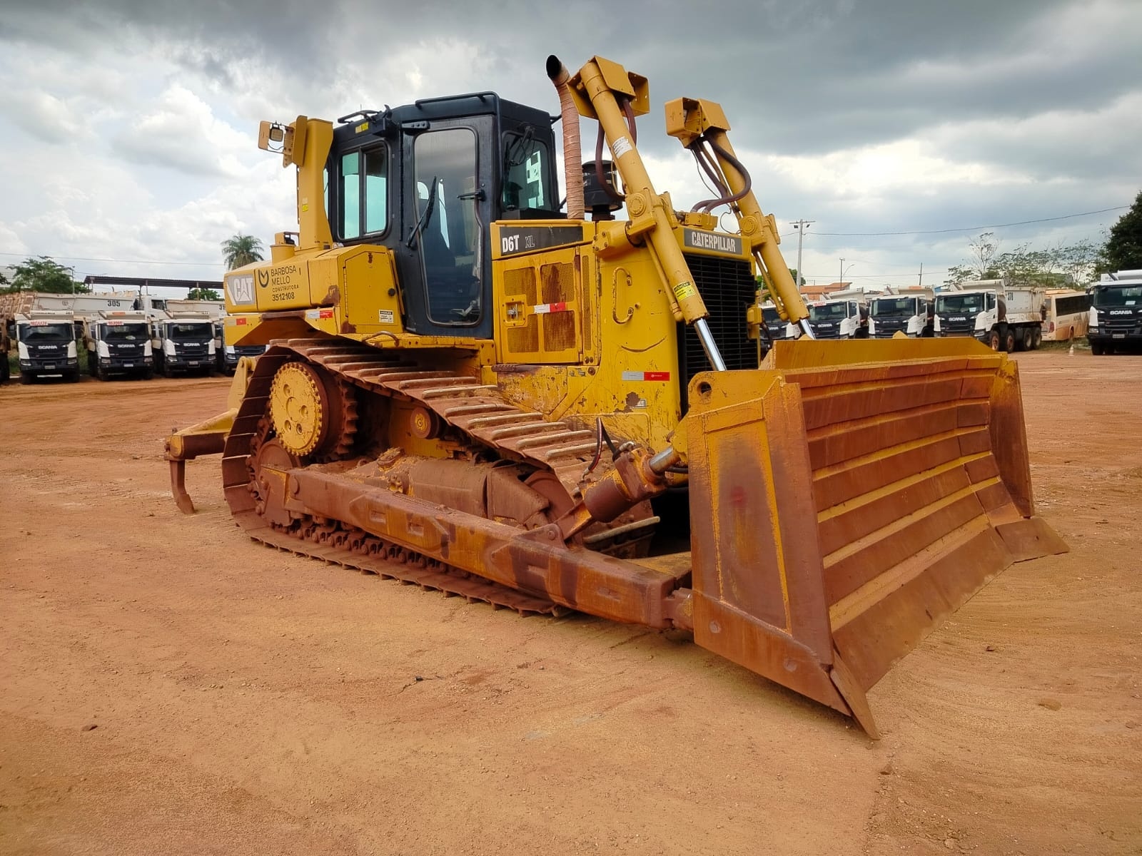 Trator de Esteira Caterpillar D6T ano 2013