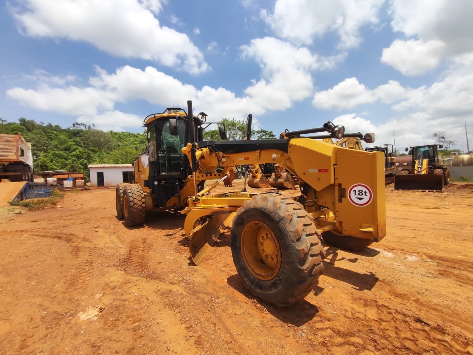Motoniveladora Caterpillar 140M ano 2012