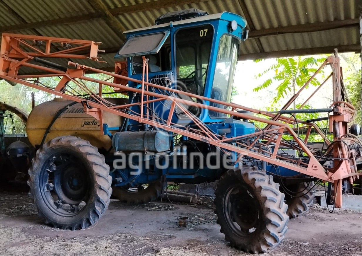 Pulverizador Jacto Columbia ano 2005