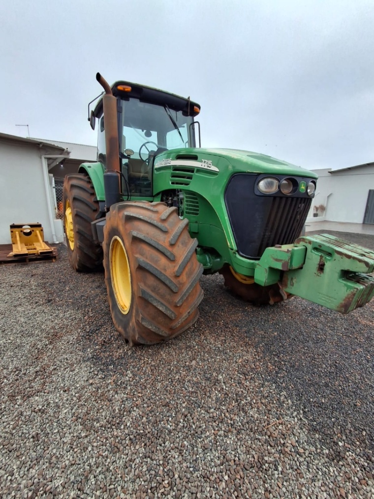 Trator John Deere 7715 ano 2009