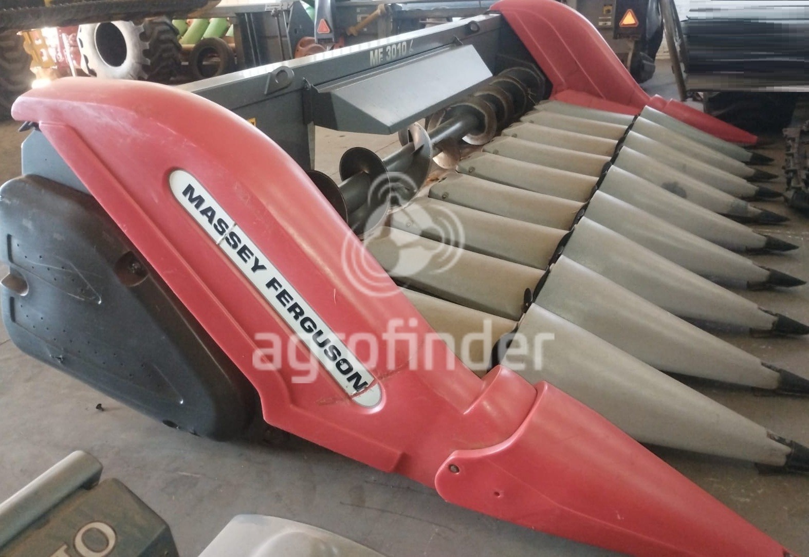 Plataforma Massey Ferguson MF 3010 L ano 2016