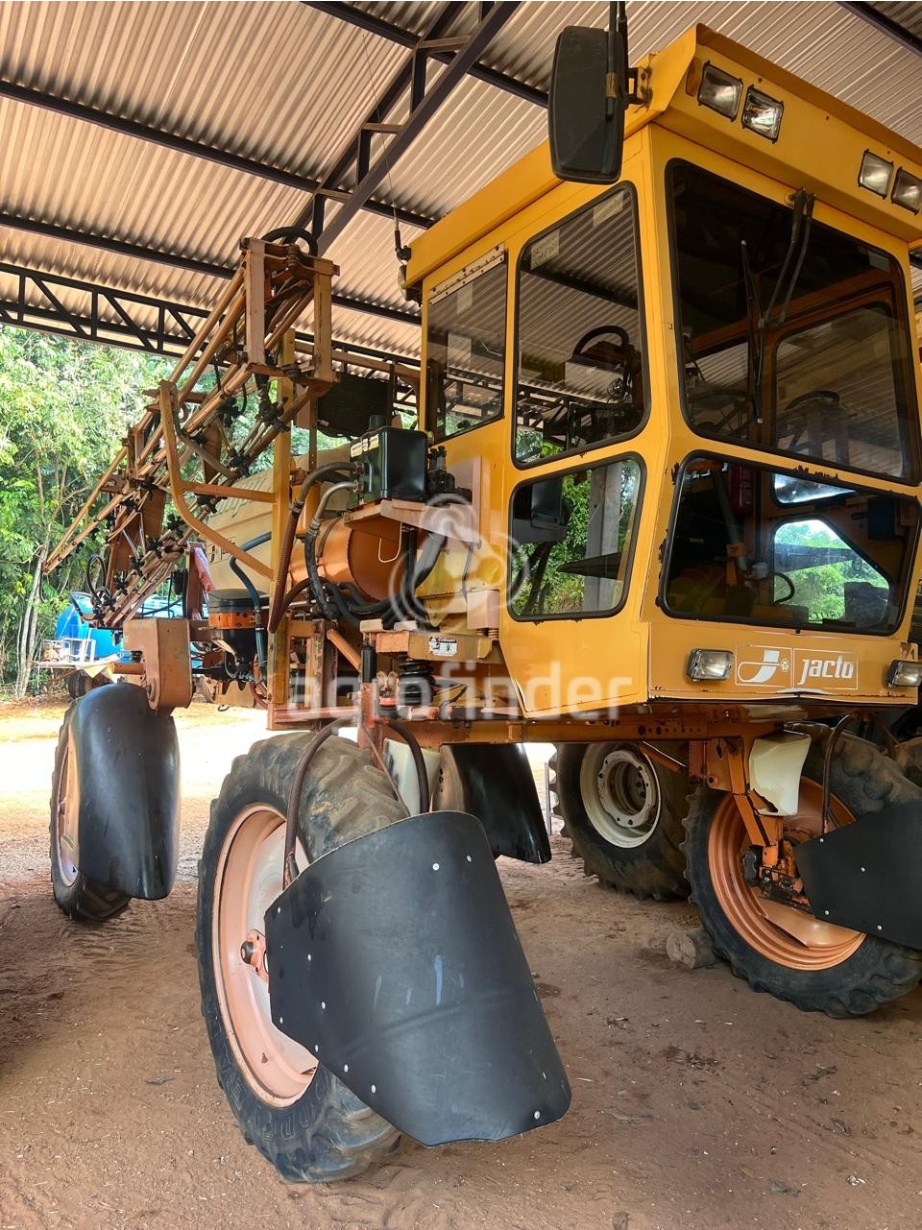 Pulverizador Autopropelido Jacto UNIPORT 2000 ano 2002