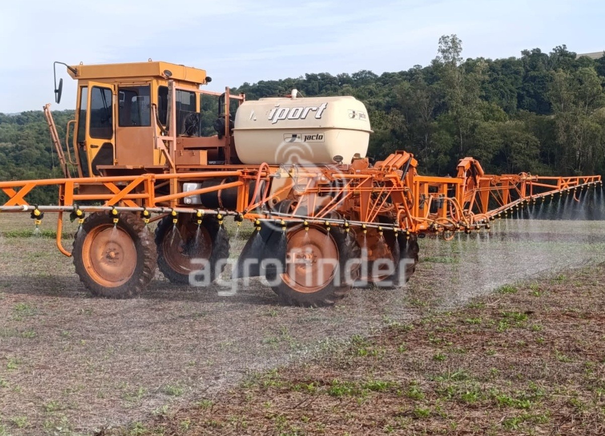 Pulverizador Autopropelido Jacto UNIPORT 2000 ano 2003