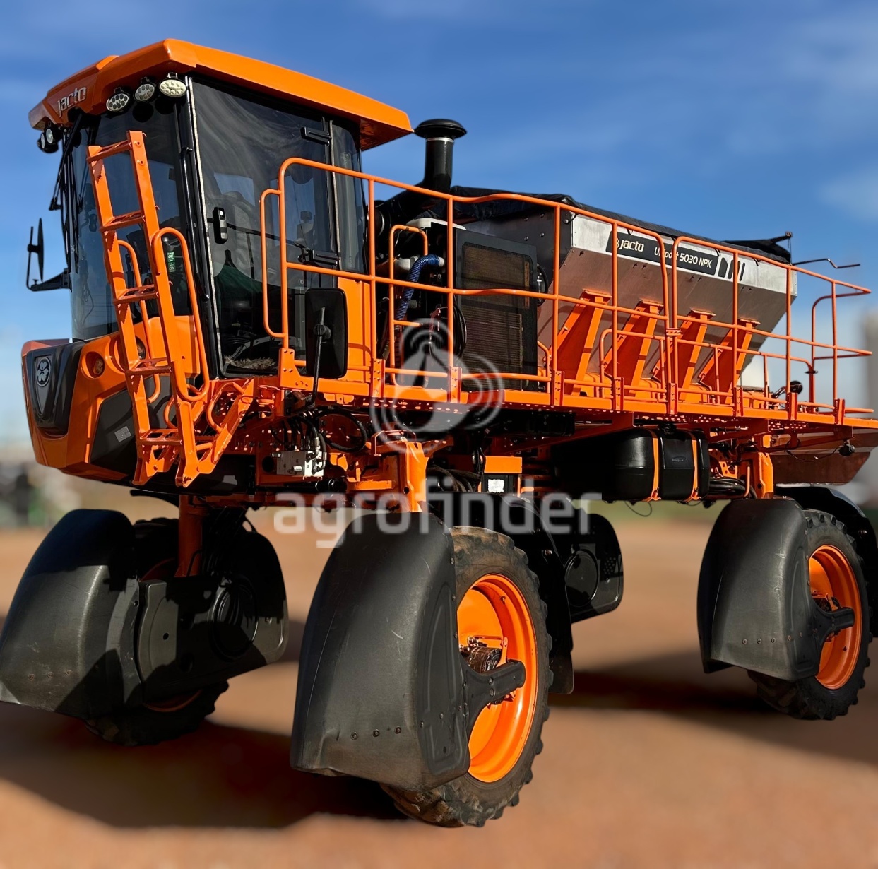Distribuidor Autopropelido Jacto Uniport 5030 NPK ano 2020