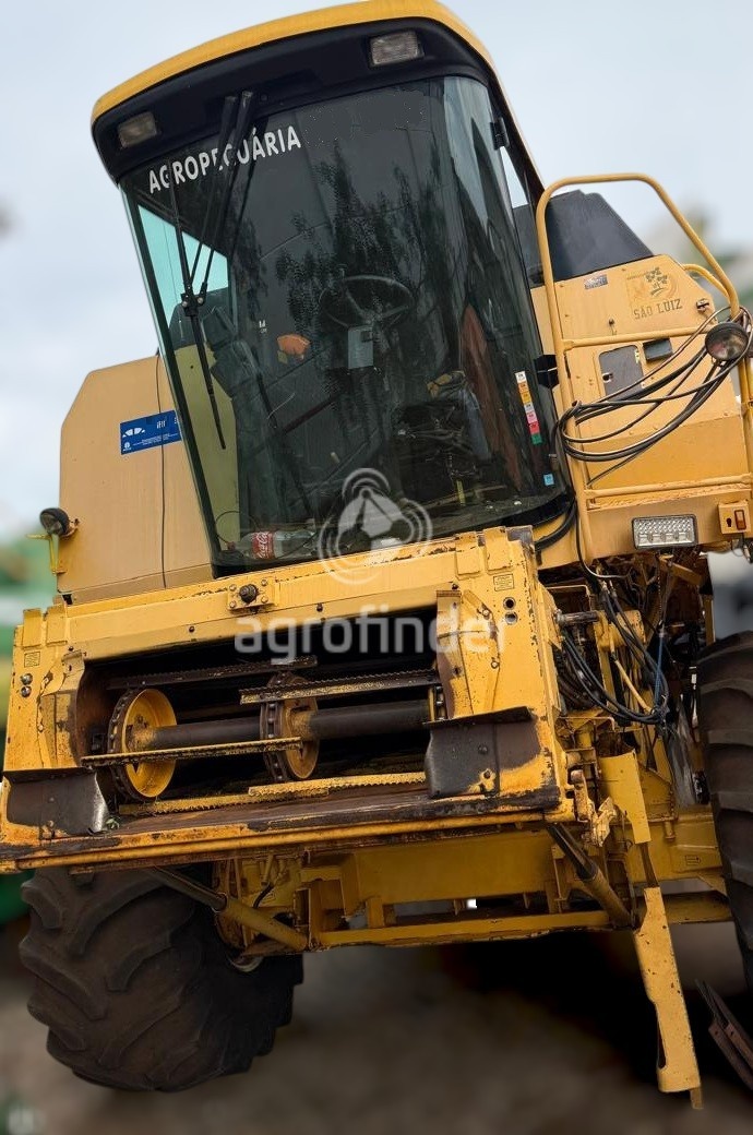 Colheitadeira New Holland TC 57 ano 2002 - TC 57 - Máquinas Agrícolas
