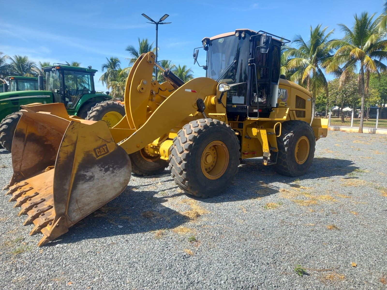 Pá Carregadeira Caterpillar 938 ano 2021