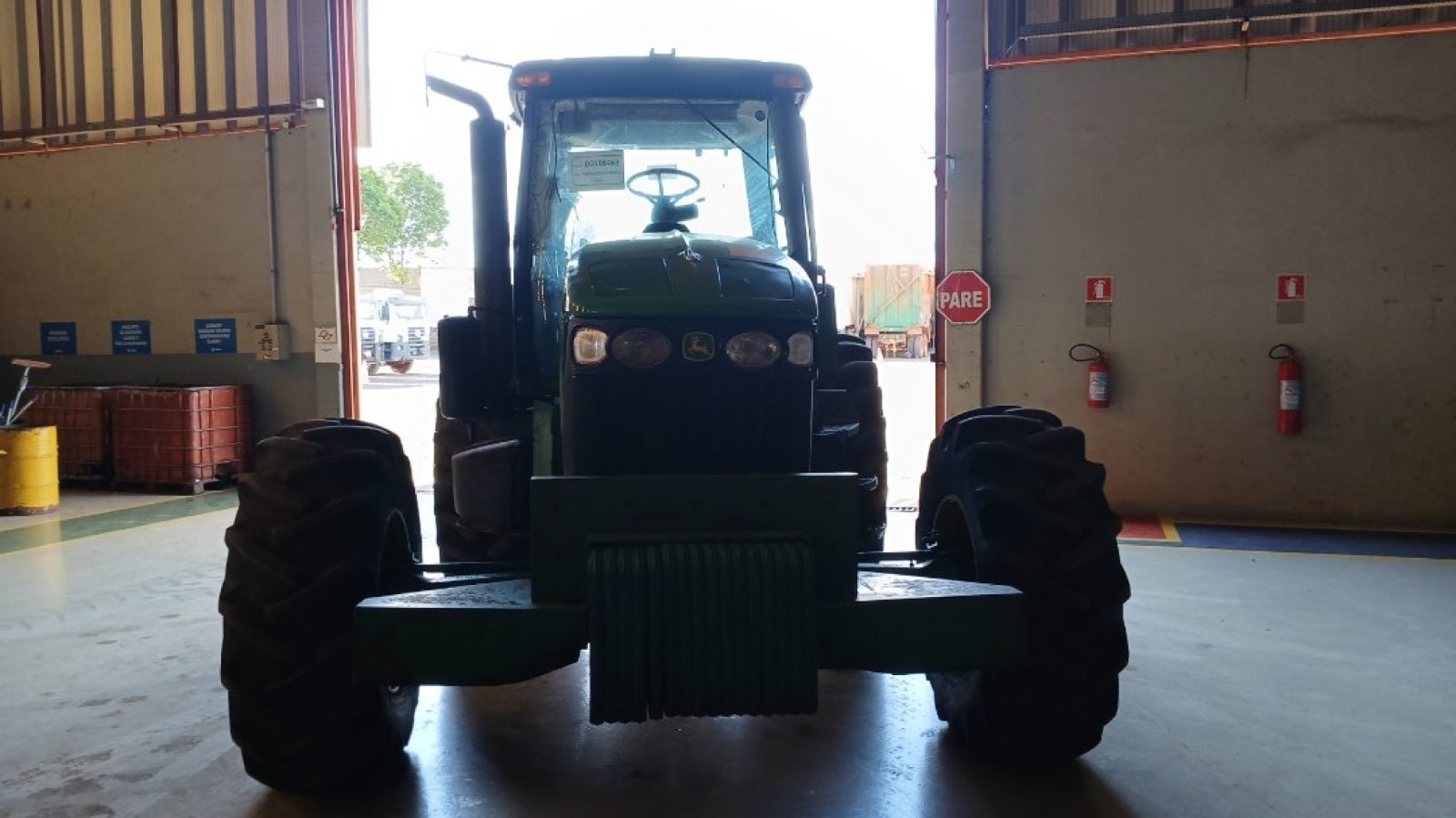 Trator John Deere 7230J ano 2022