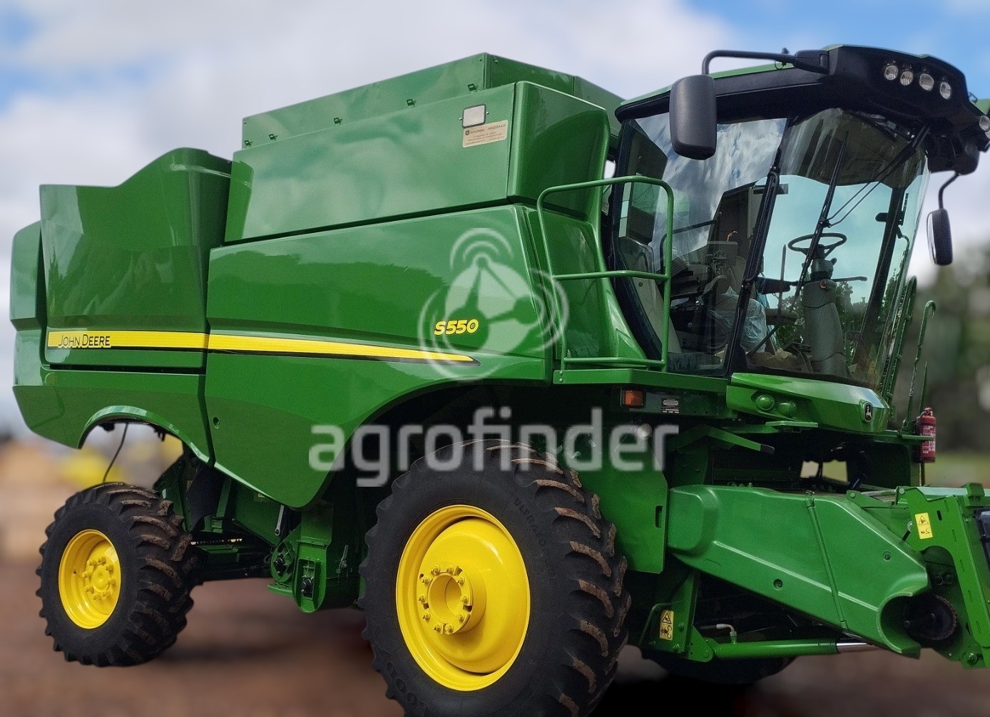 Colheitadeira John Deere S550 ano 2015 - S550 - Máquinas Agrícolas